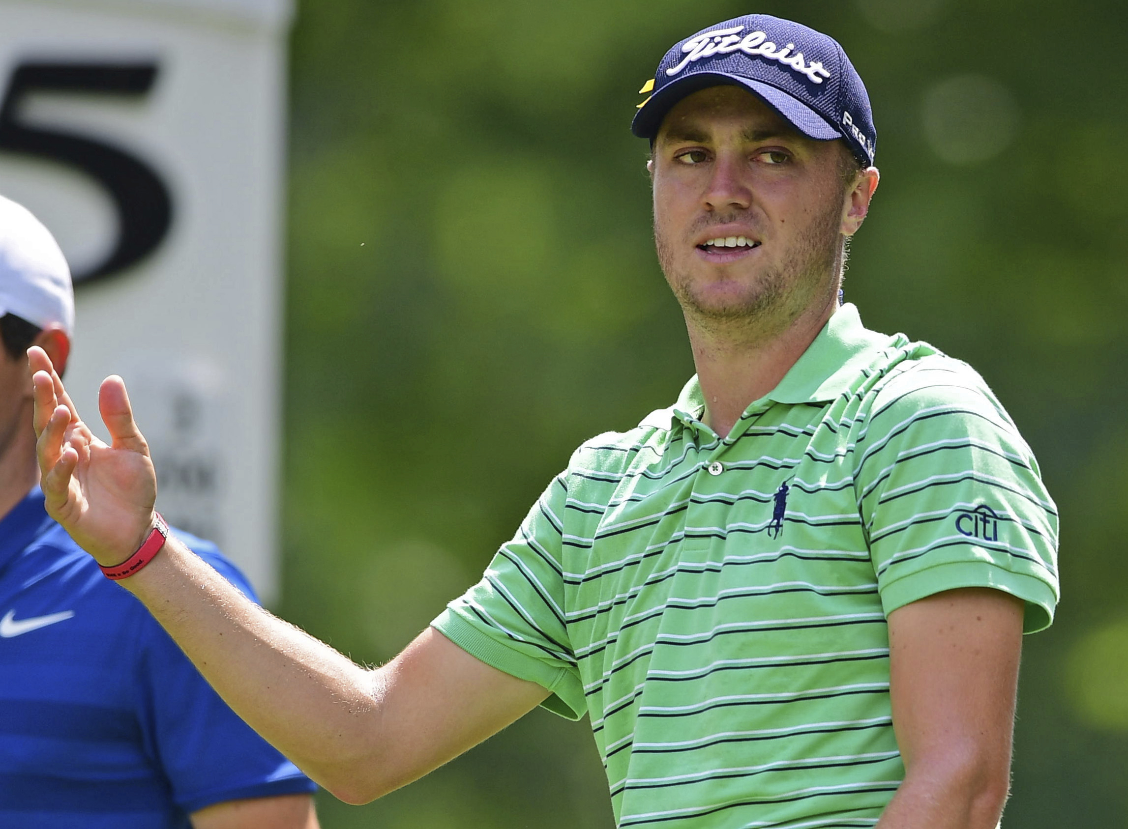 Thomas doesn't break sweat in winning finale at Firestone