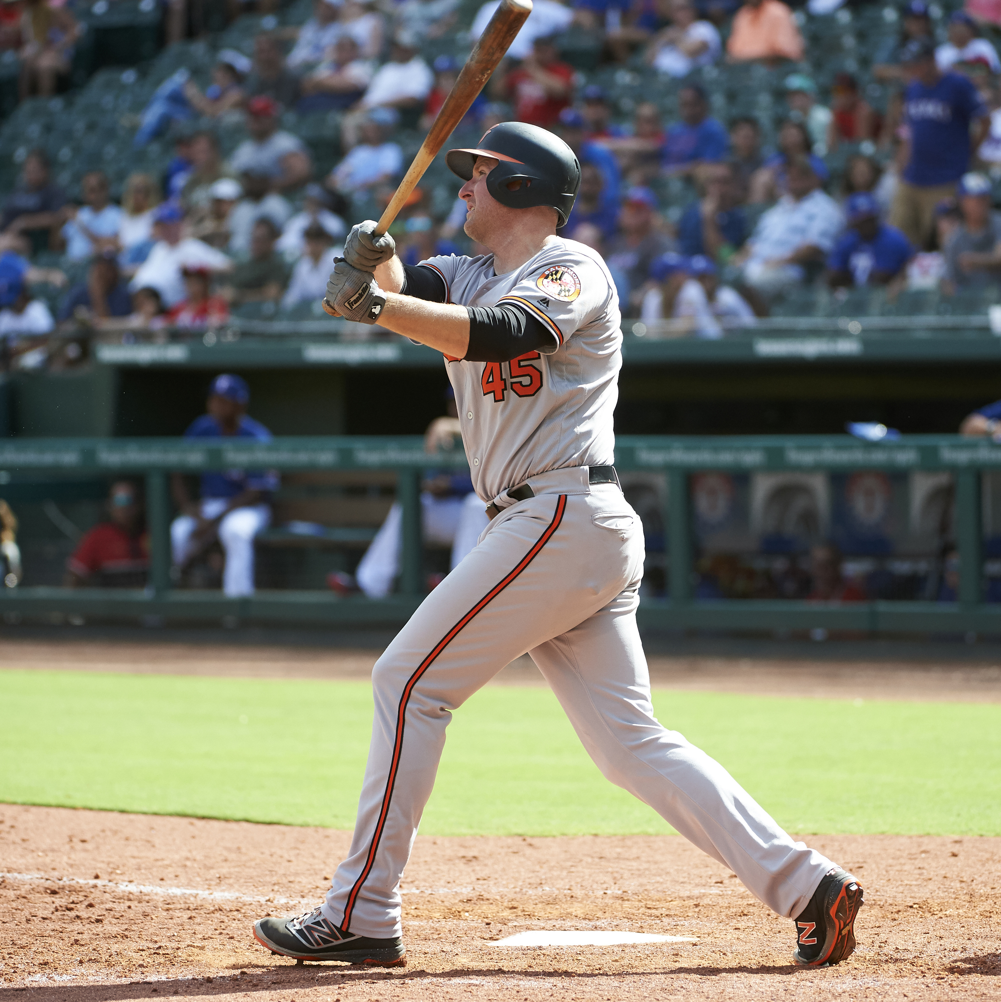 Trumbo homers twice, drives in 5 as Orioles beat Rangers 9-6
