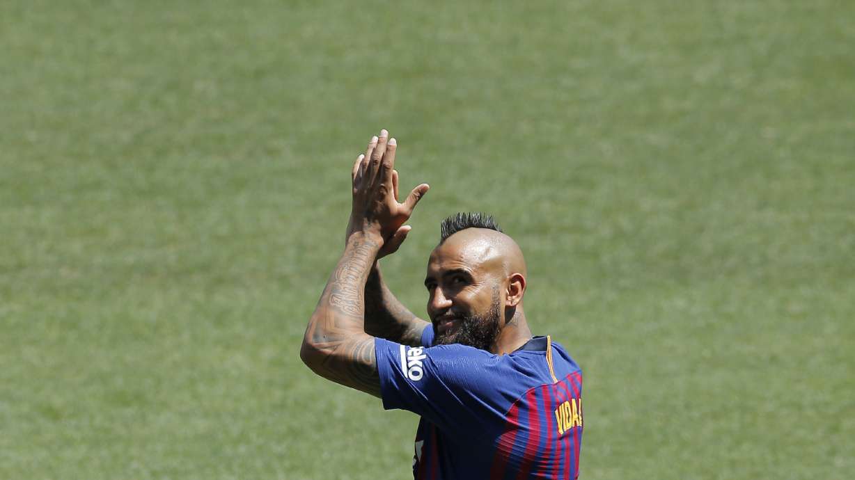Vidal hopes to win Champions League title with Barcelona