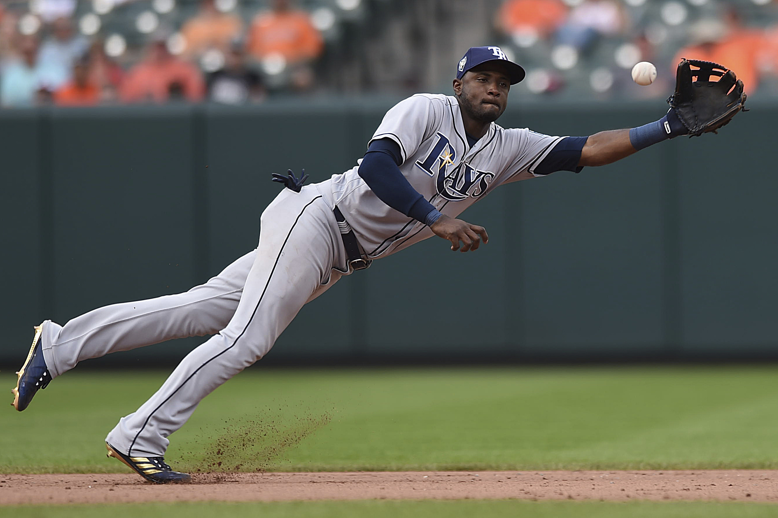 Rays trade Hechavarria to Pirates for minor league pitcher
