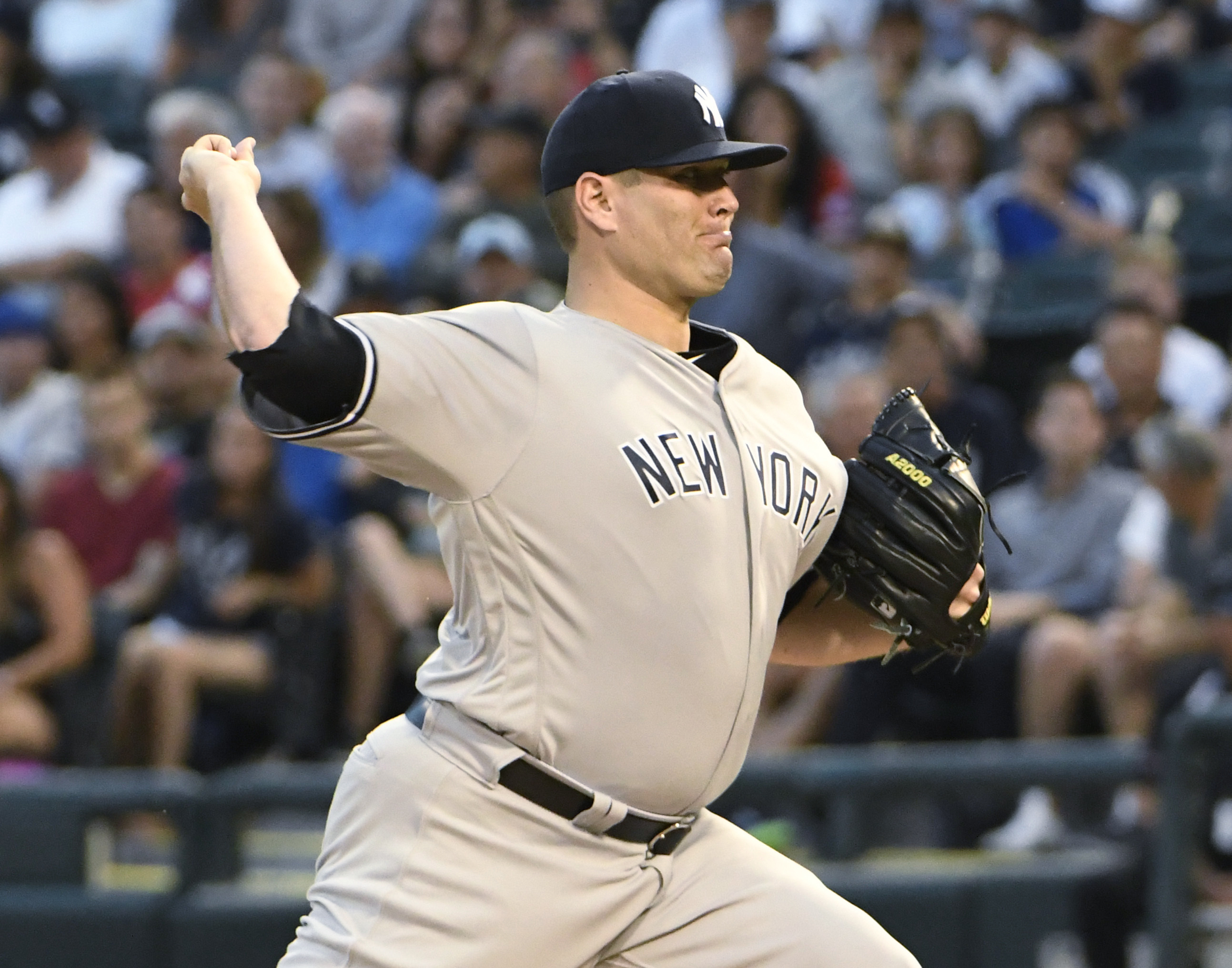 Lynn, Yankees stop 5-game slide by beating White Sox 7-0