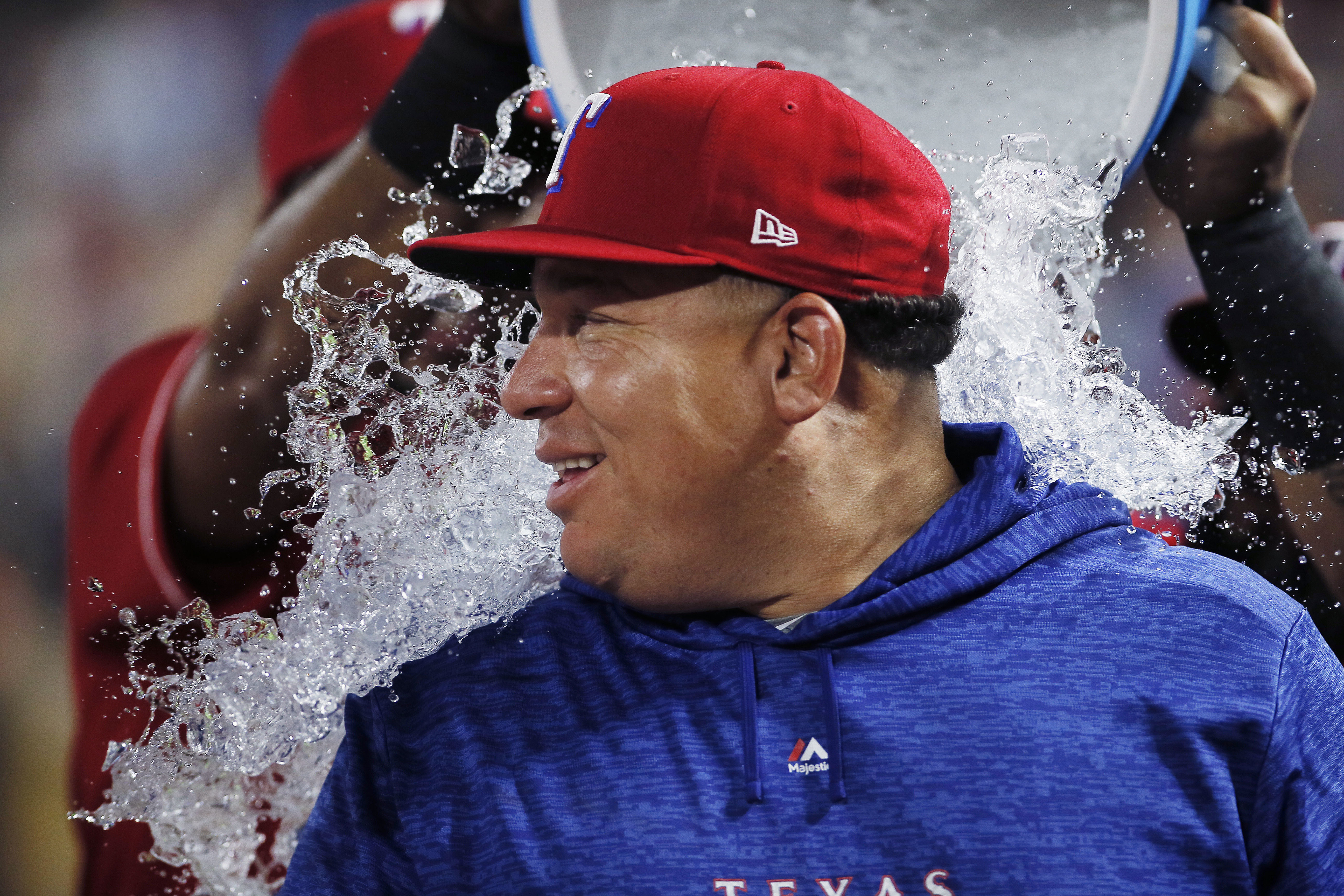 Colon gets record 246th win as Texas beats M's, King Felix