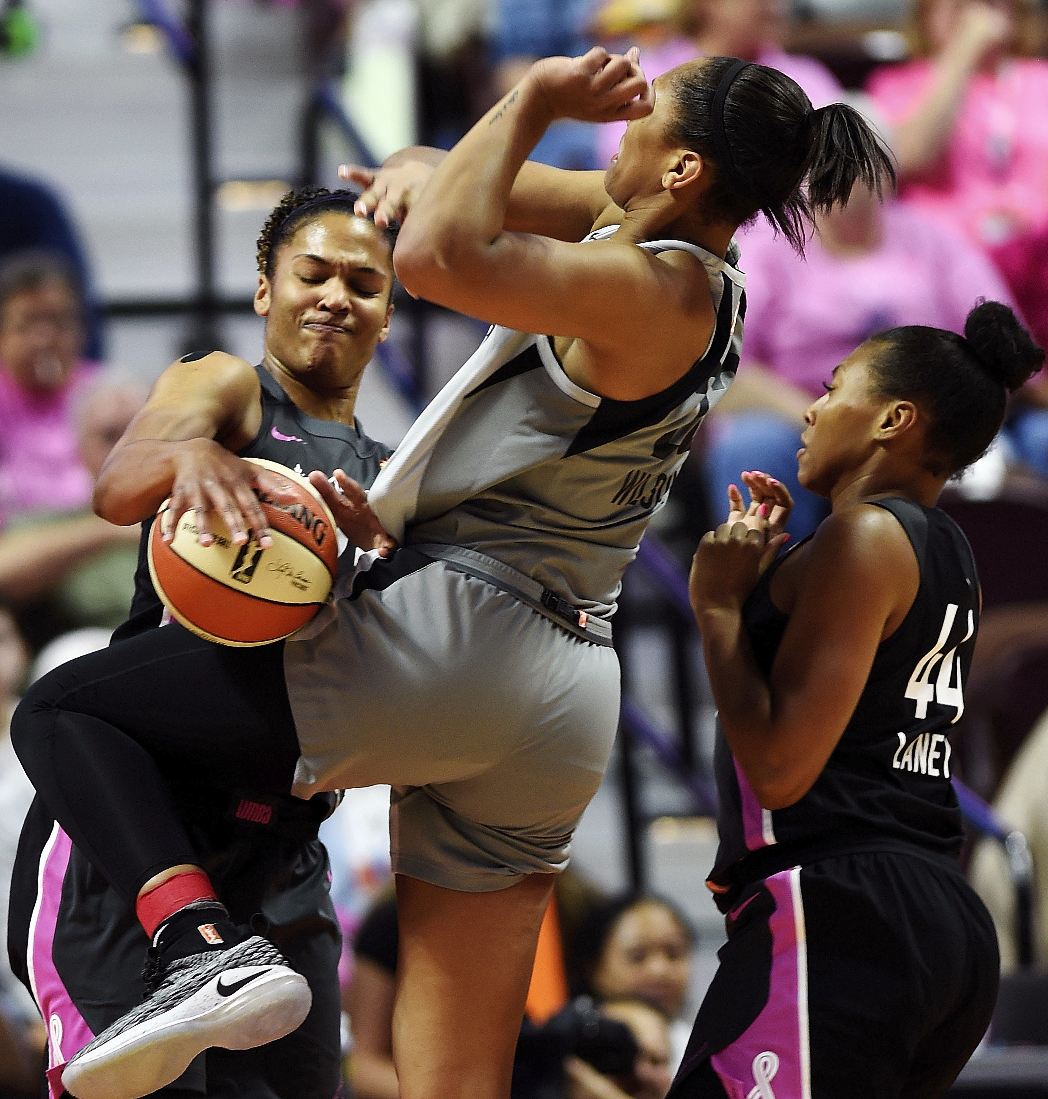 Las Vegas Aces lose 2 games in 1 day _ on and off the court