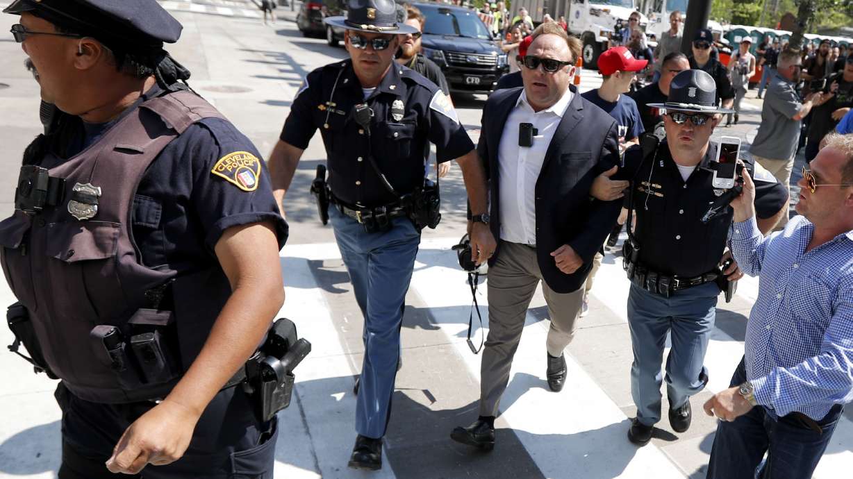 Twitter CEO defends decision not to ban Alex Jones, Infowars