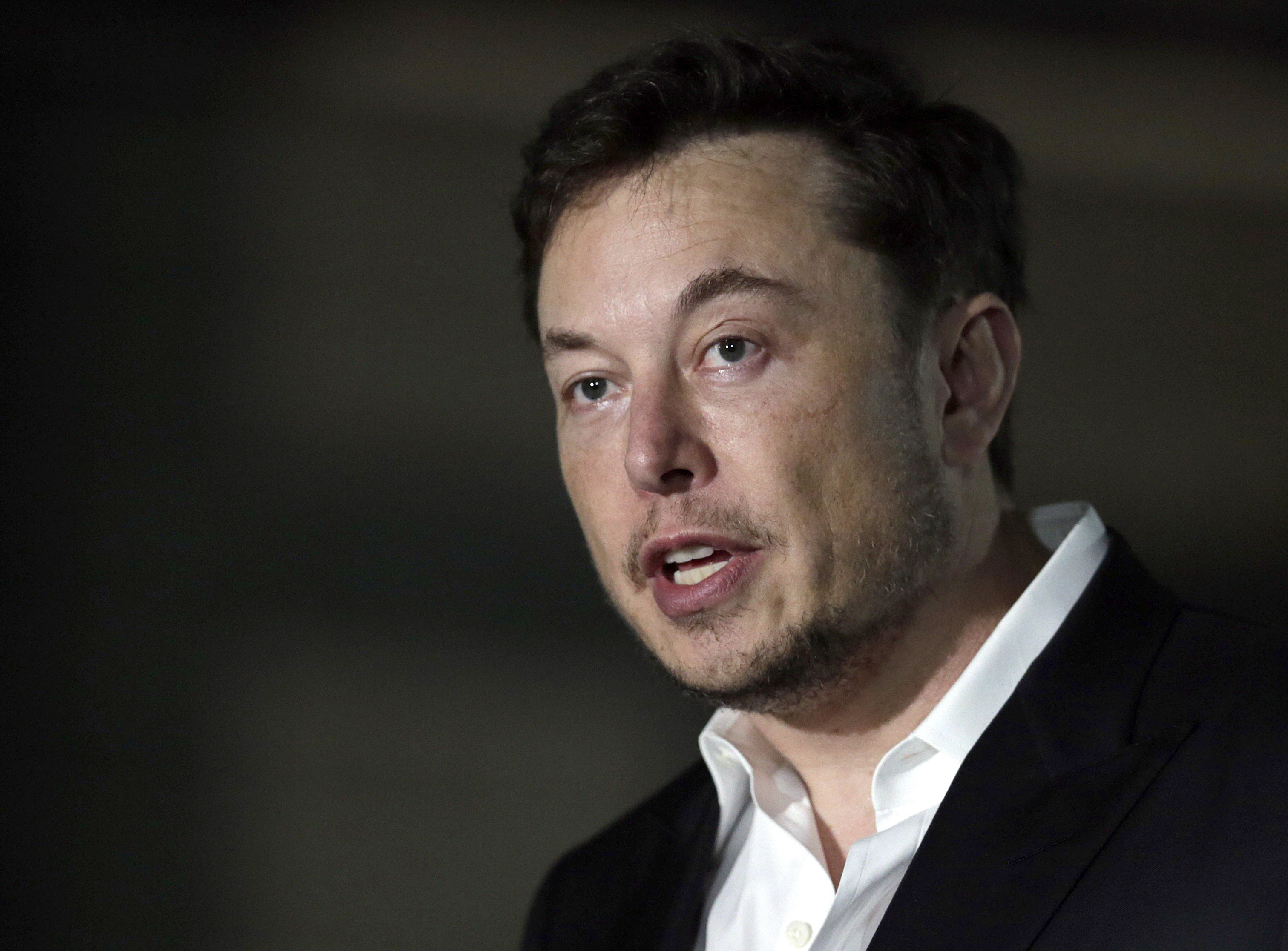 The Latest: Report-SEC probing Musk's Tesla-buyout tweet