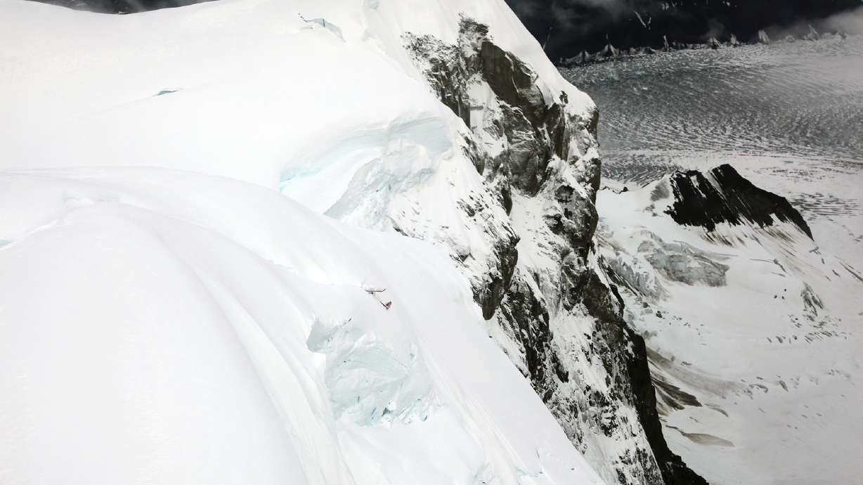 Alaska ranger recounts hanging from rope above crashed plane