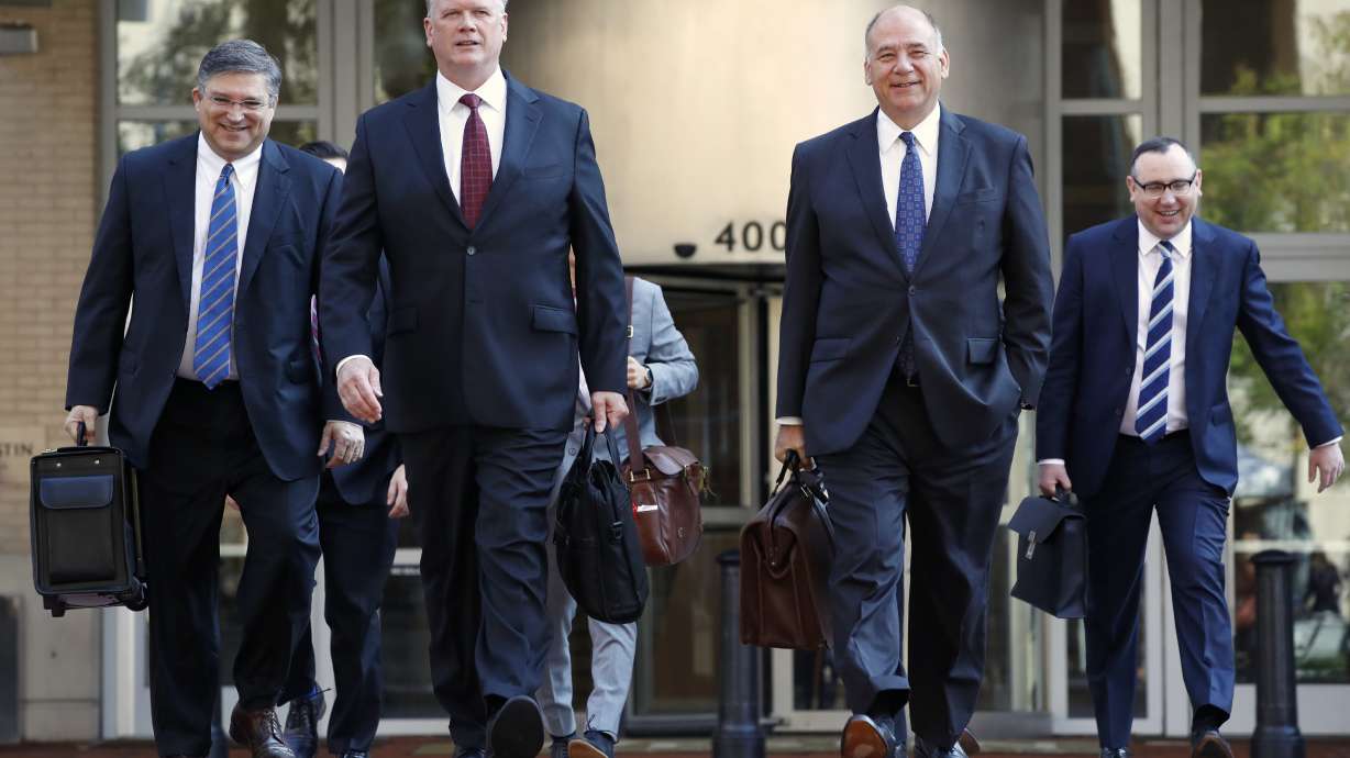 Prosecutors shift focus to fraud charges in Manafort trial