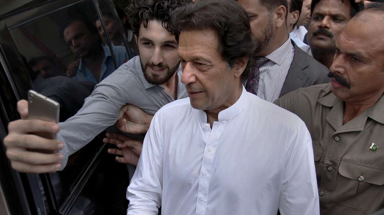 Likely new Pakistan PM putting coalition government together