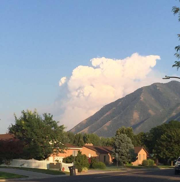 A plume of smoke is seen over Spanish Fork Canyon on Wednesday, August 8, 2018. (Photo: Courtesy Donna Wollenzien)