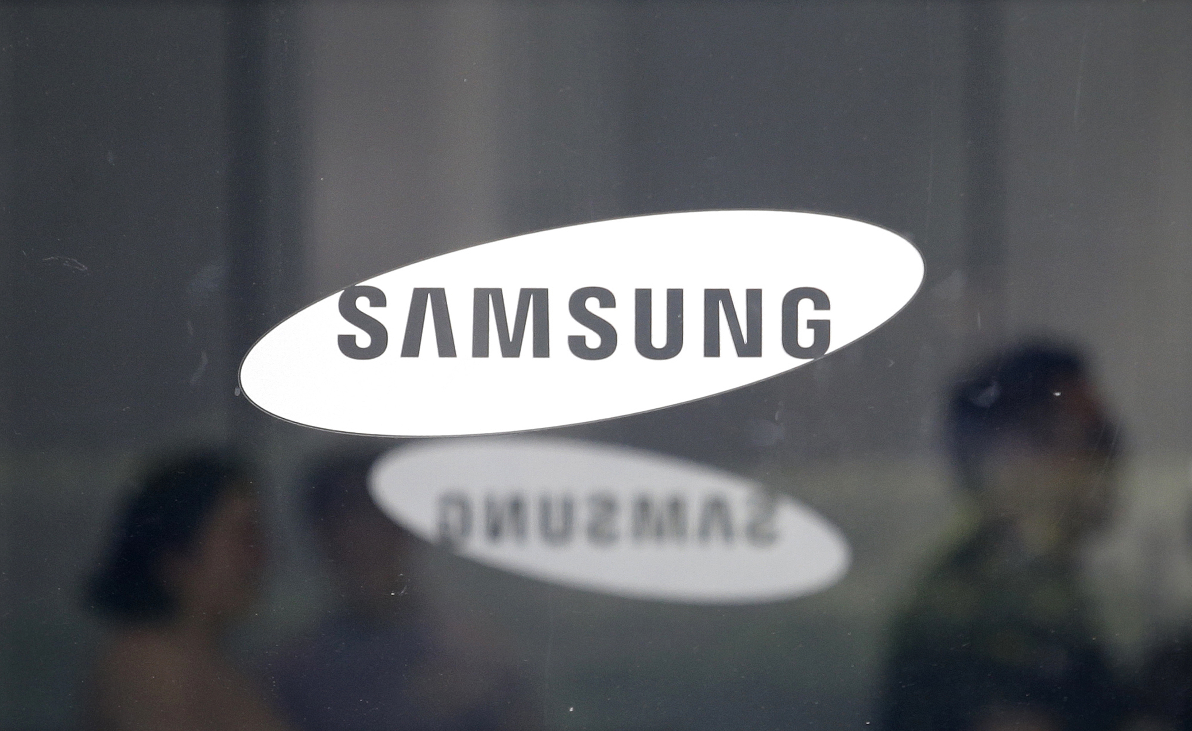 The Latest: Incremental improvements in new Samsung phone