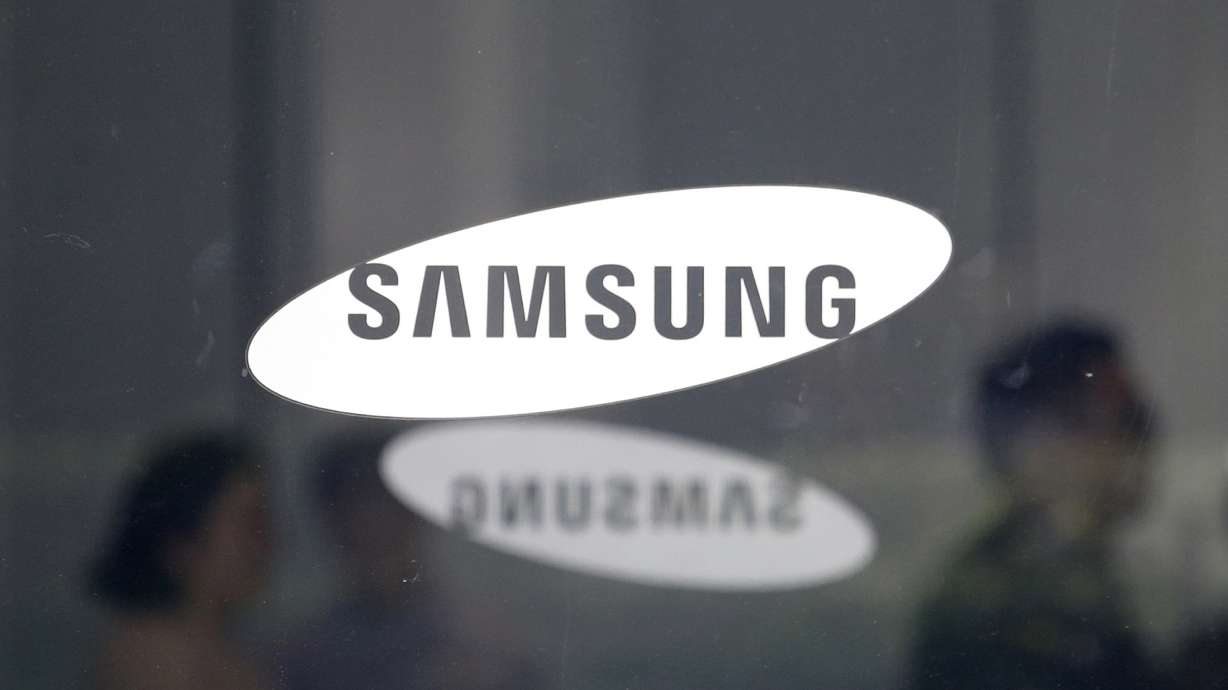 The Latest: Incremental improvements in new Samsung phone