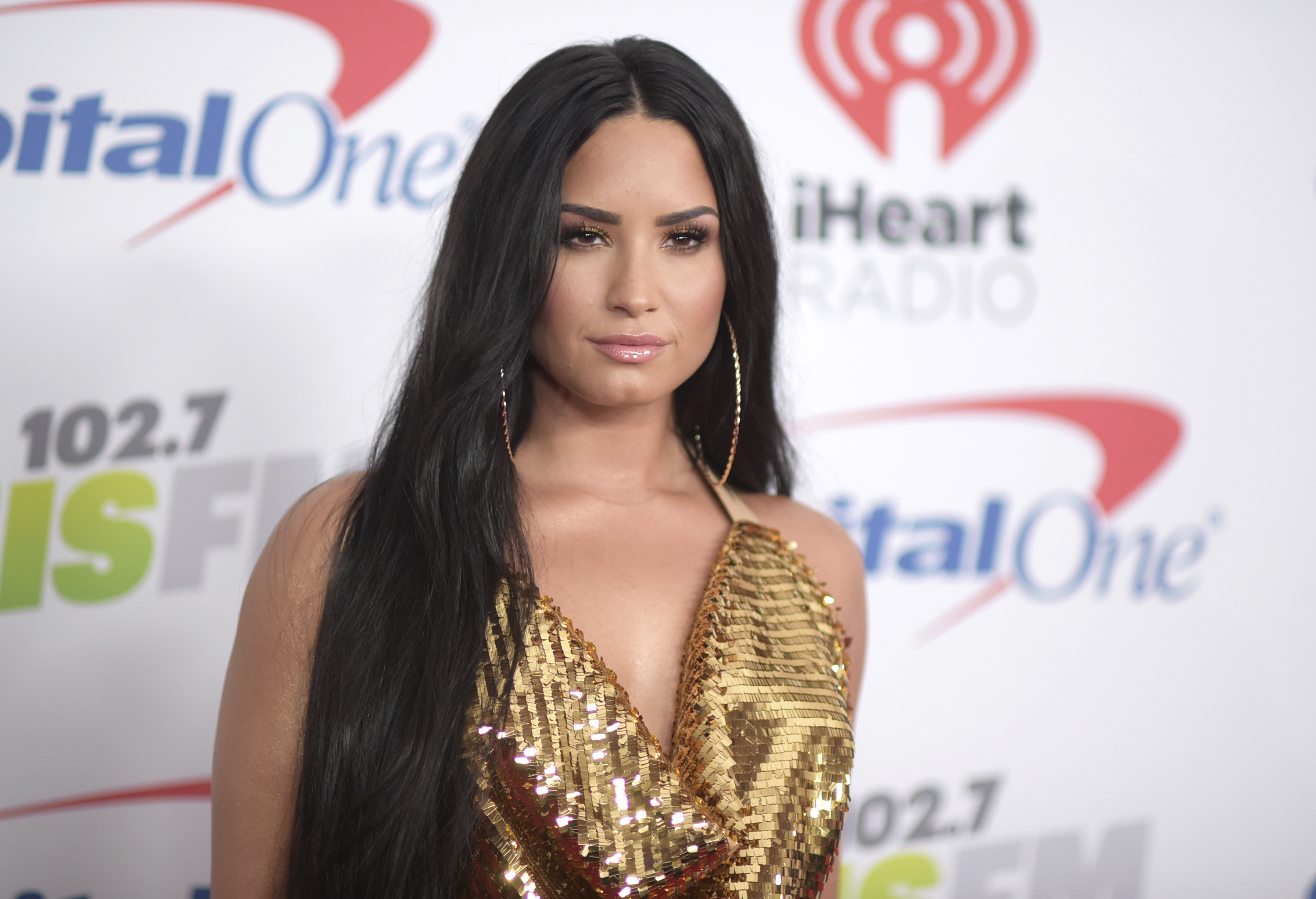 Demi Lovato cancels tour dates to focus on recovery