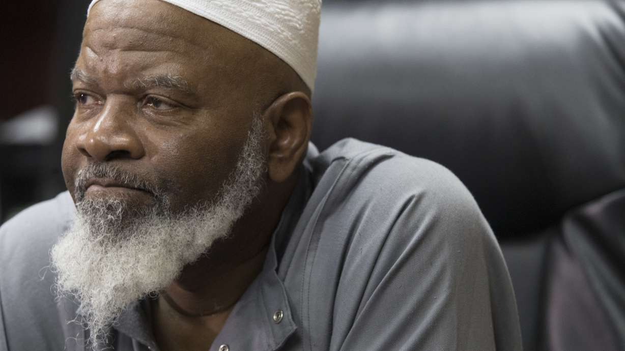 Muslim cleric: Grandson found buried at New Mexico compound