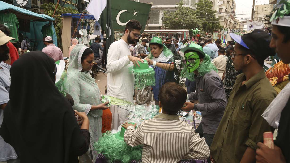 With gun salutes, Pakistan marks 71 years of independence