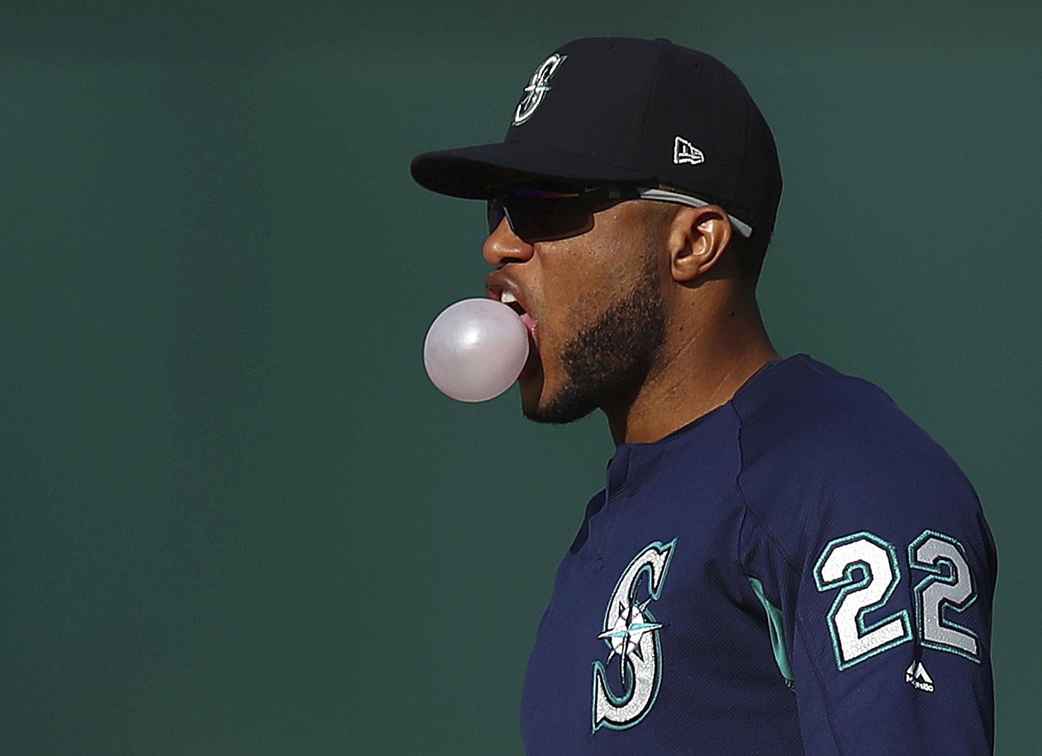 Mariners' Cano returns from drug suspension, now playing 1B