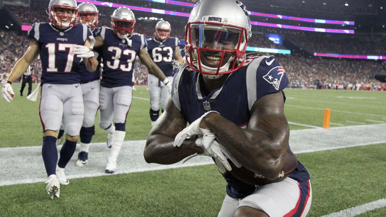 Brady, Patriots beat Eagles 37-20 in Super Bowl rematch