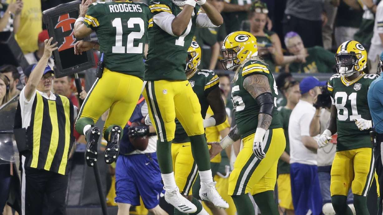 Aaron Rodgers throws TD pass, Packers top Steelers 51-34