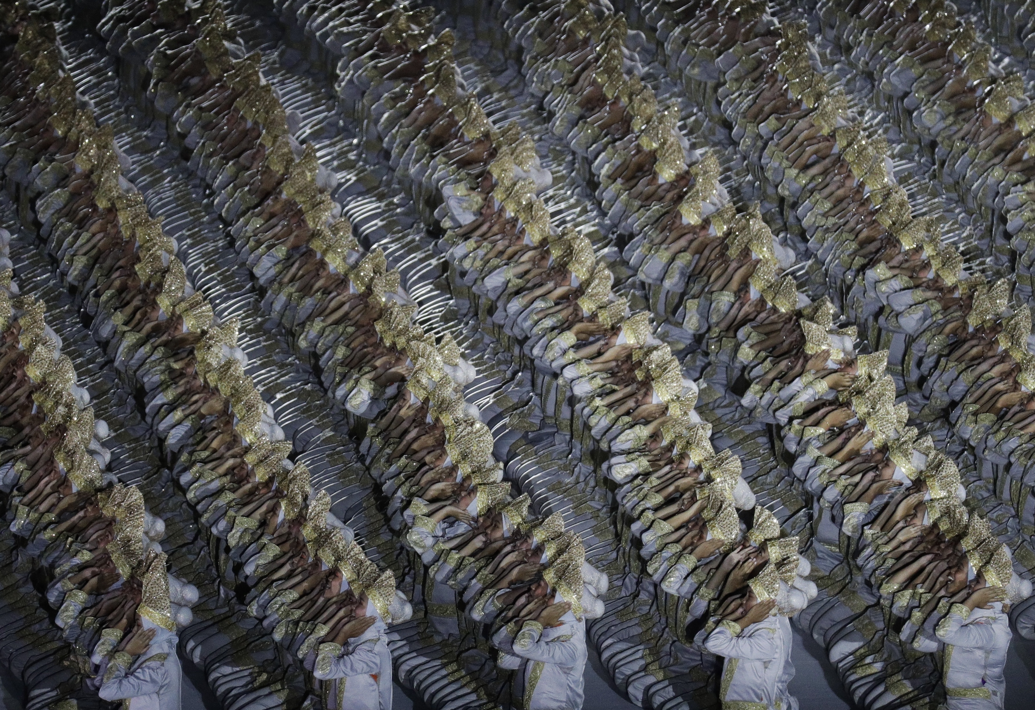 Hand-in-hand, Koreas grab spotlight at Asian Games opener