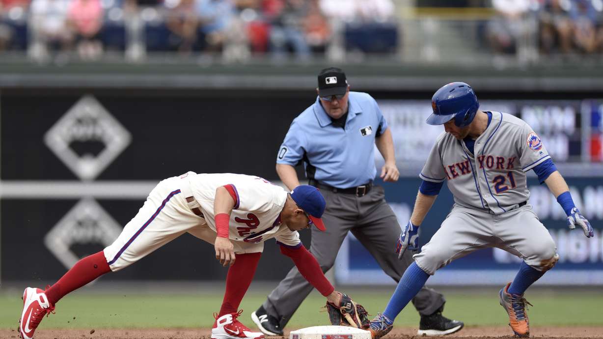 DeGrom goes distance, drops ERA to 1.71, Mets top Phils 3-1