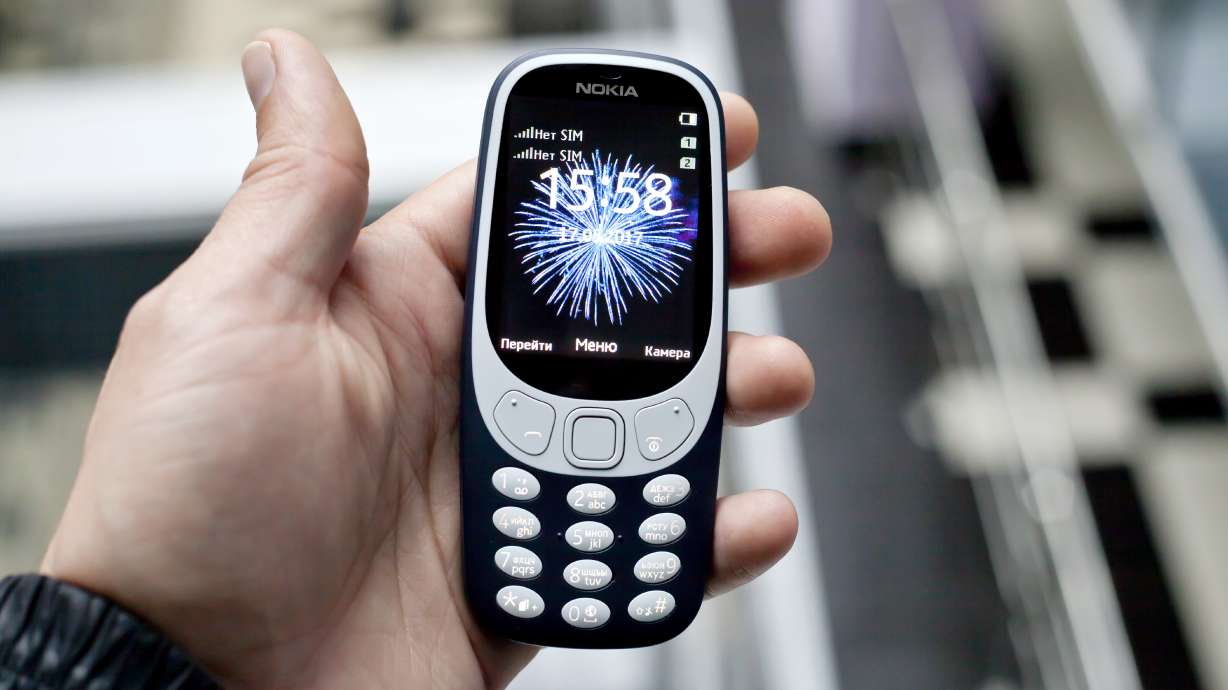 Rise of the dumb phones: 5 alternatives to smartphones