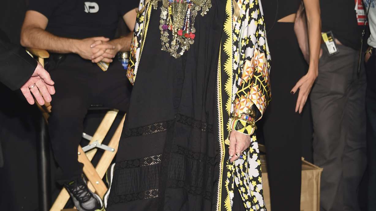 MTV arrests steep decline in its video awards show