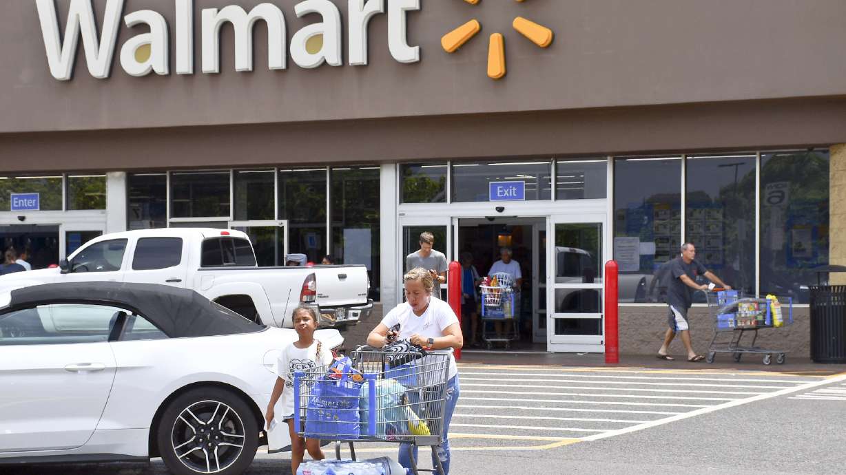 The Latest: FEMA prepared with food, supplies for Hawaii