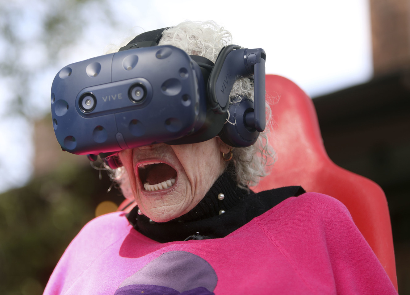 'We're atypical retirees': Seniors fly across southern Utah — with virtual reality