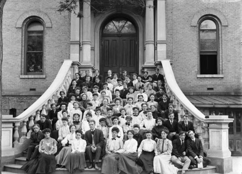 Image shows a group of students posing for a class photo in front of Salt Lake City High School in 1905. (Photo: Utah State History)