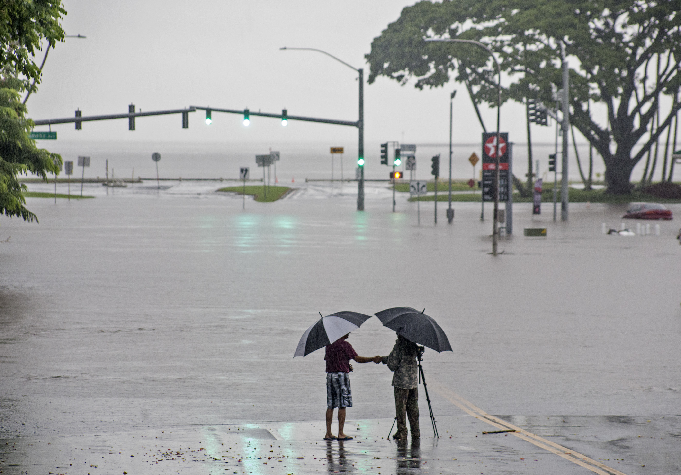 1 death from Hawaii storm Lane reported on Kauai