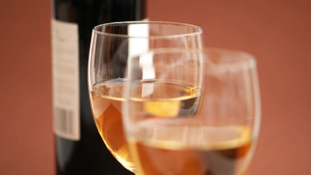Lawmaker Wants to Uncork Bottles on Election Day