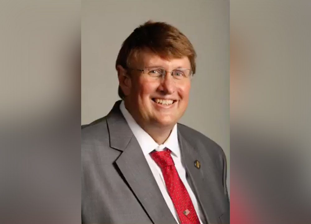 Third-party Senate candidate slams Mitt Romney in new ad