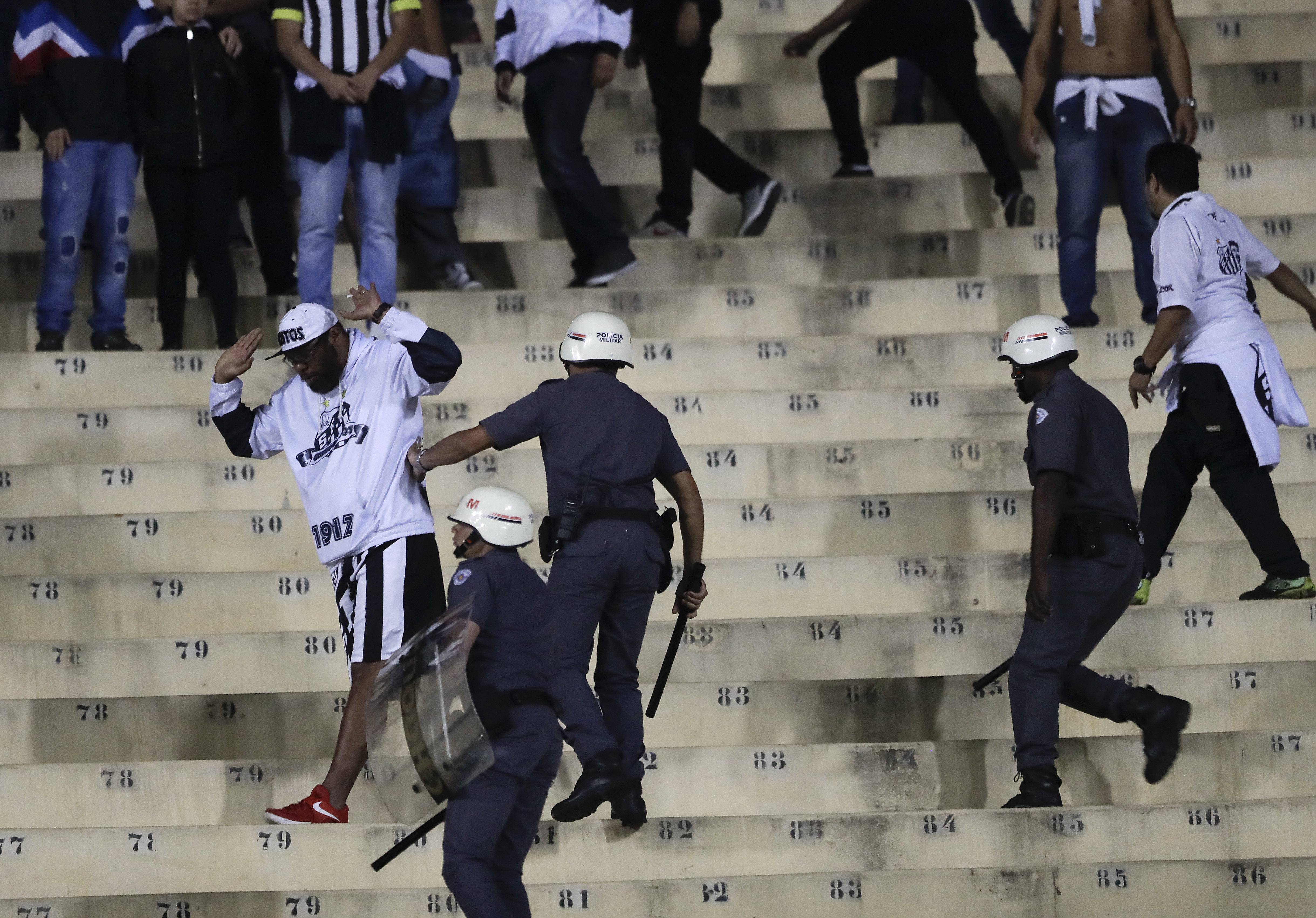 Copa Libertadores marred by violence and last minute rulings