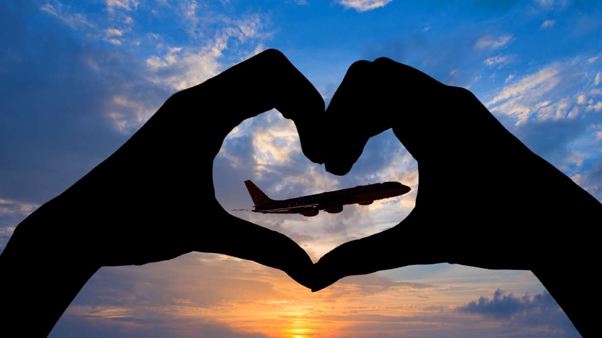 1 in 50 people finds love on an airplane, study claims