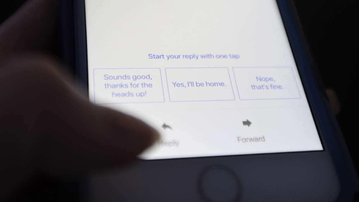 Useful or creepy? Machines suggest Gmail replies