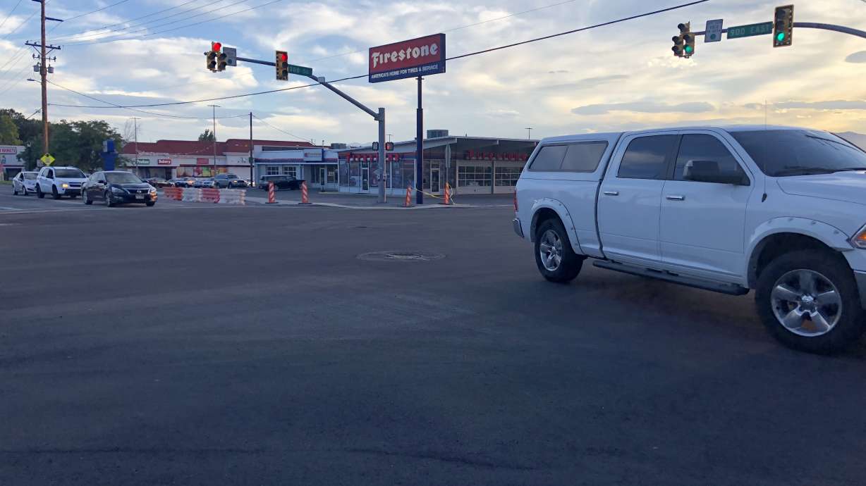 3300 South closed at 900 East due to water main break