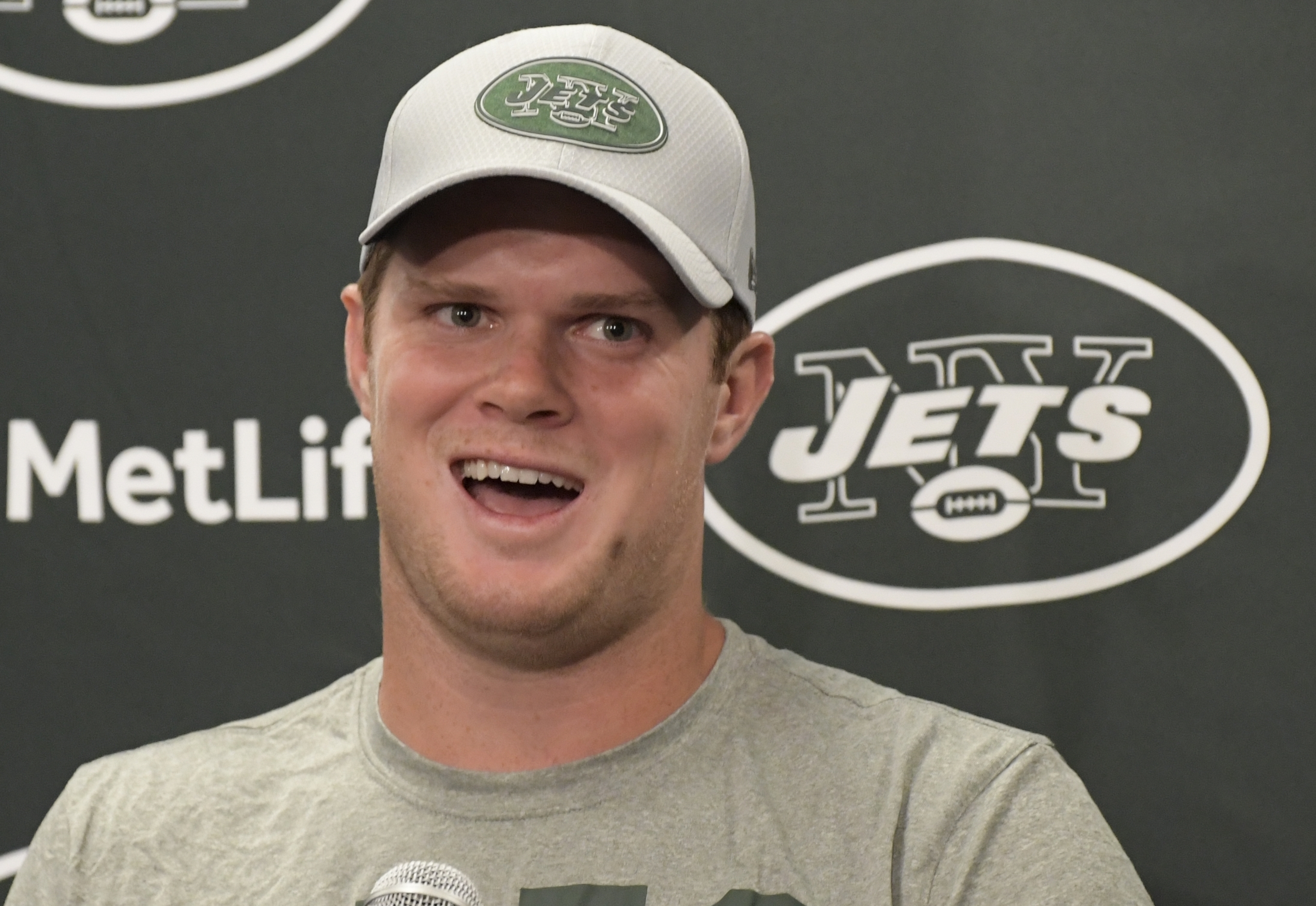 Sam's Club: Rookie Darnold to start at QB for Jets