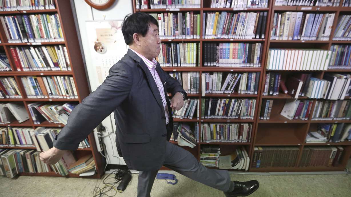 Past goose-steppers proud of place in North Korean parades