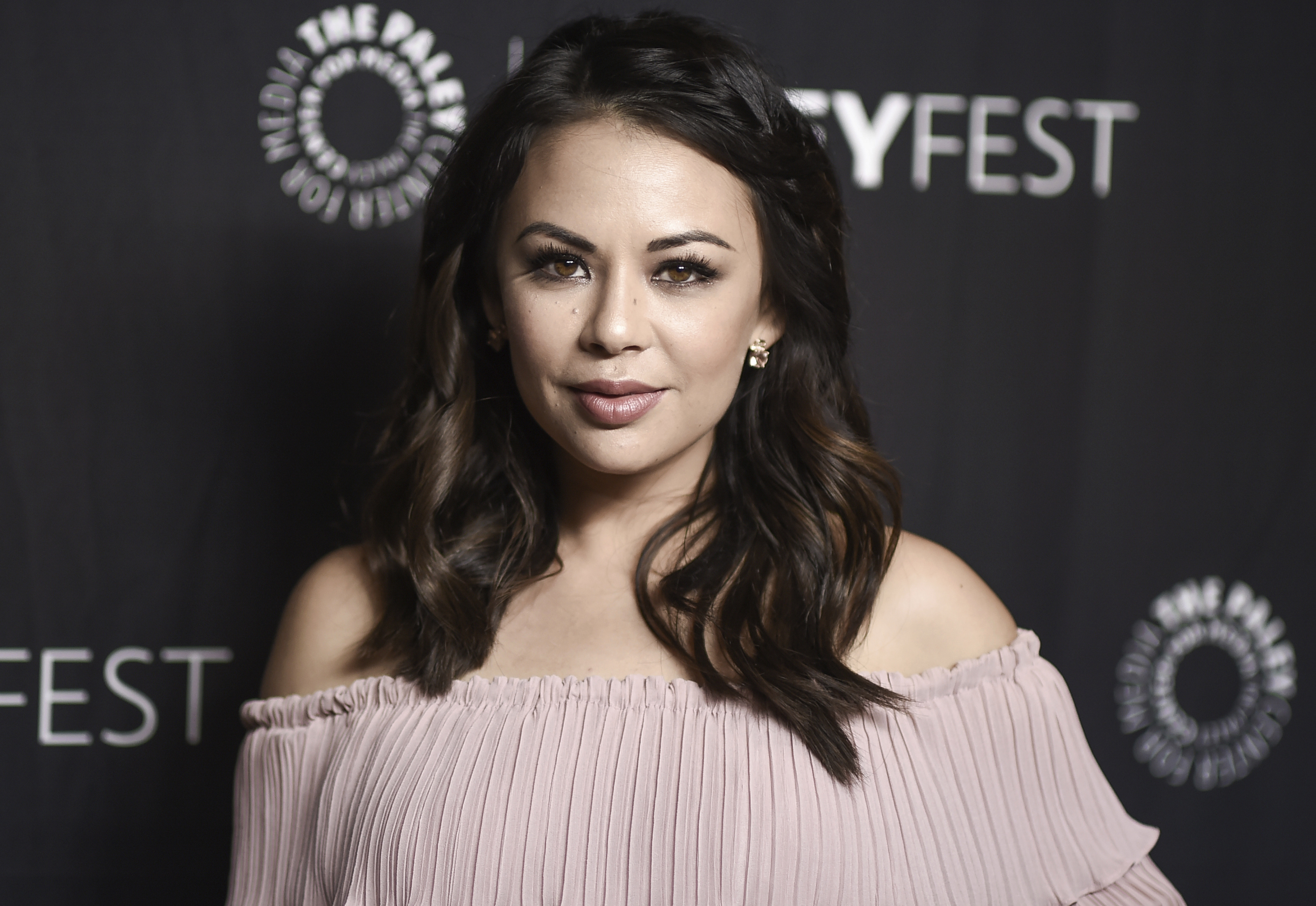 'Pretty Little Liars' alum Janel Parrish weds in Hawaii