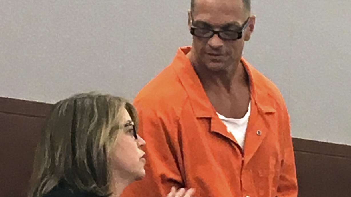 The Latest: Nevada top doctor has no US medical license