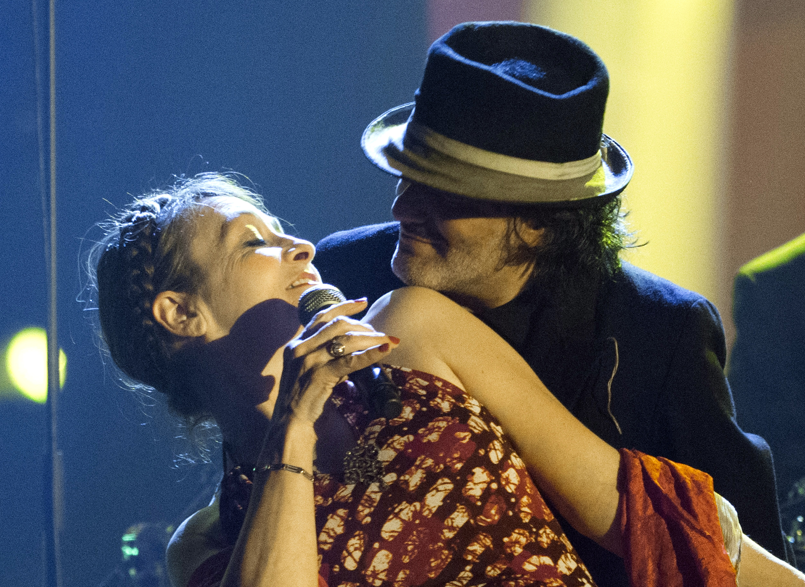 Singer Rachid Taha, who fused Arabic music and rock, dies