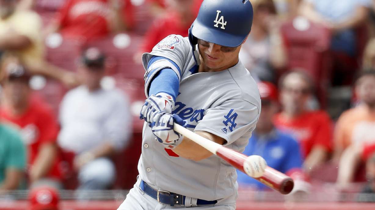 Dodgers avoid season sweep by Reds with 8-1 win