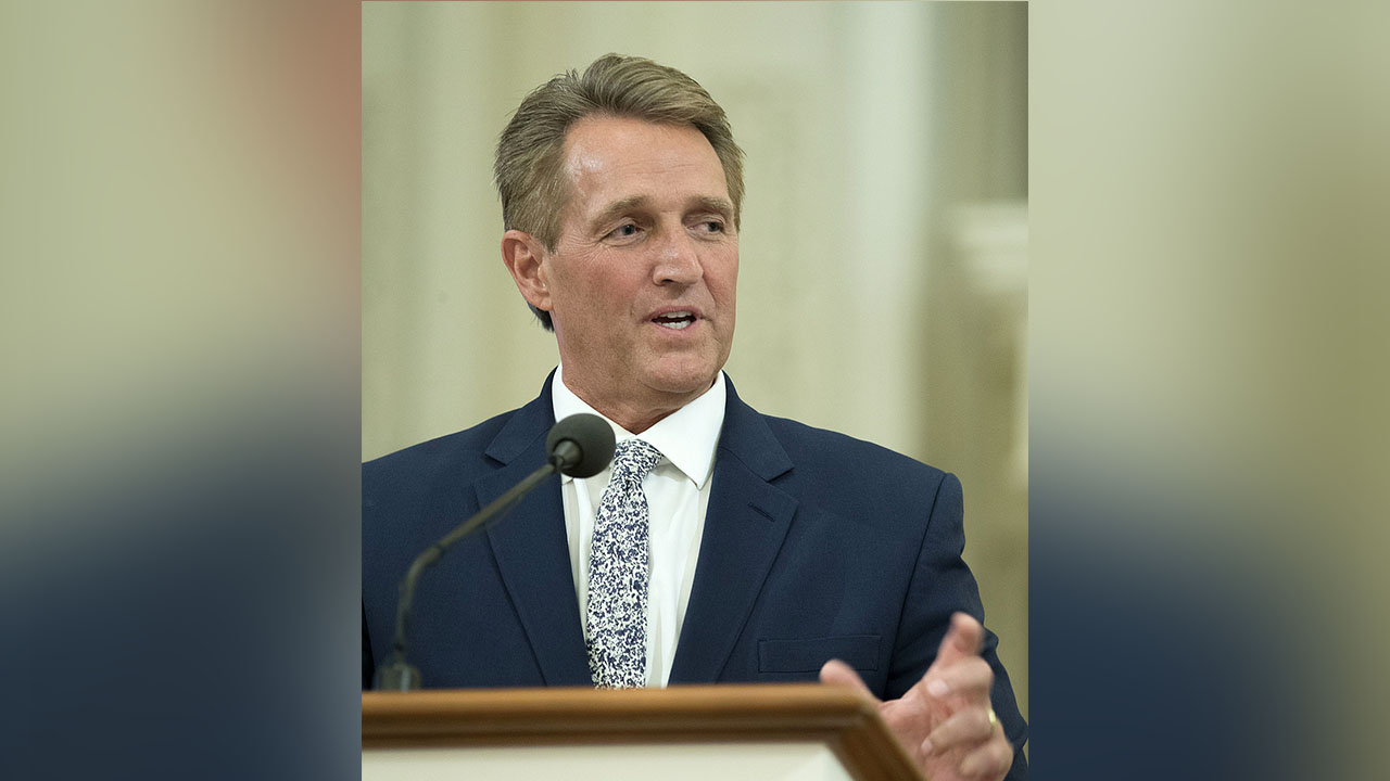GOP Sen. Jeff Flake prefers Democratic president who restores civility over Trump
