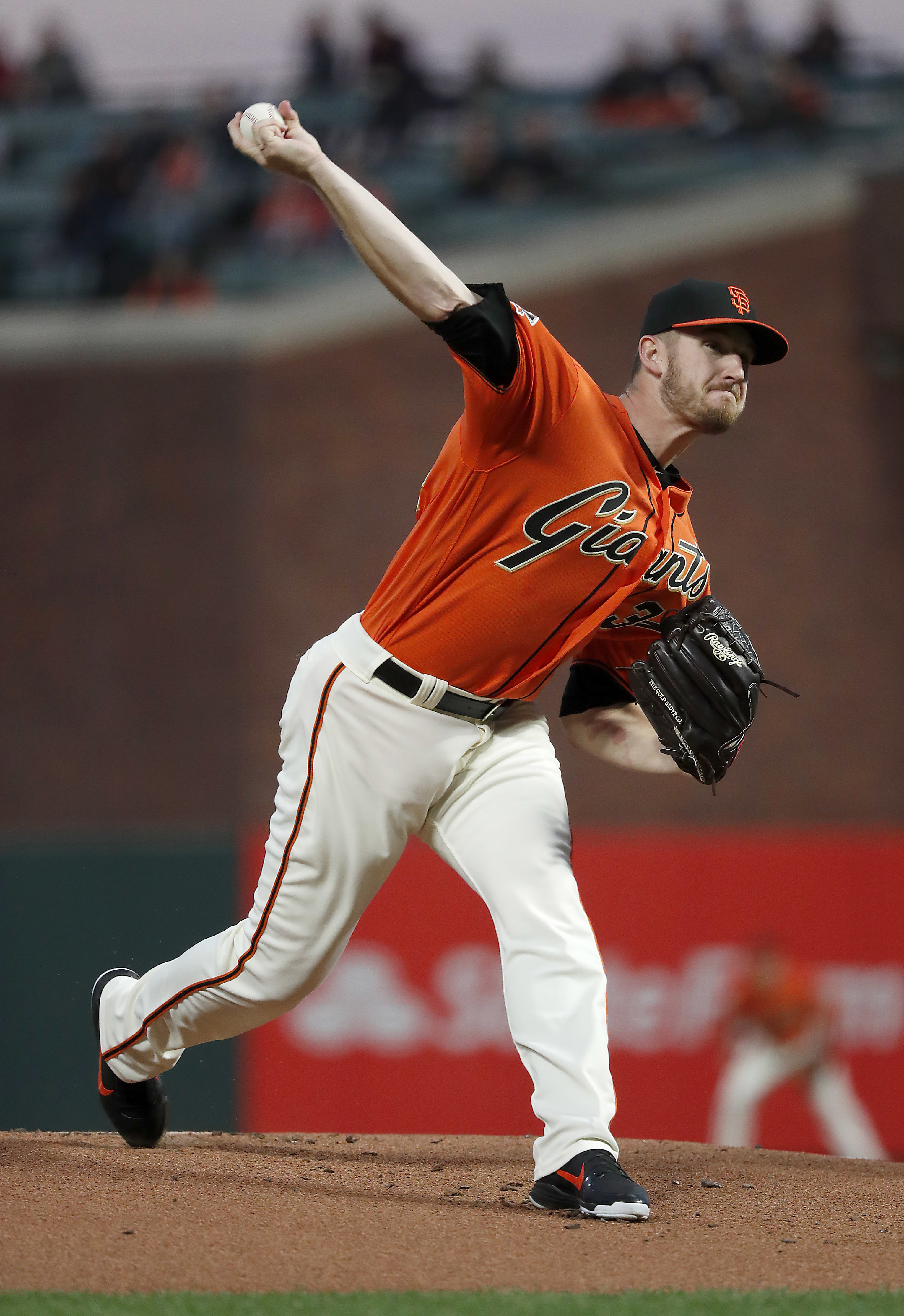 Stratton pitches 2-hitter, Giants top Rockies to end skid