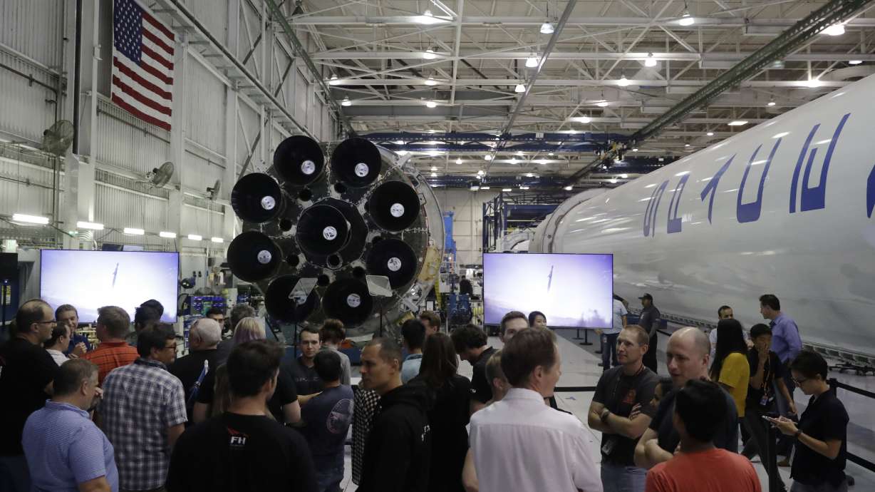 1st private moon flight passenger to invite creative guests