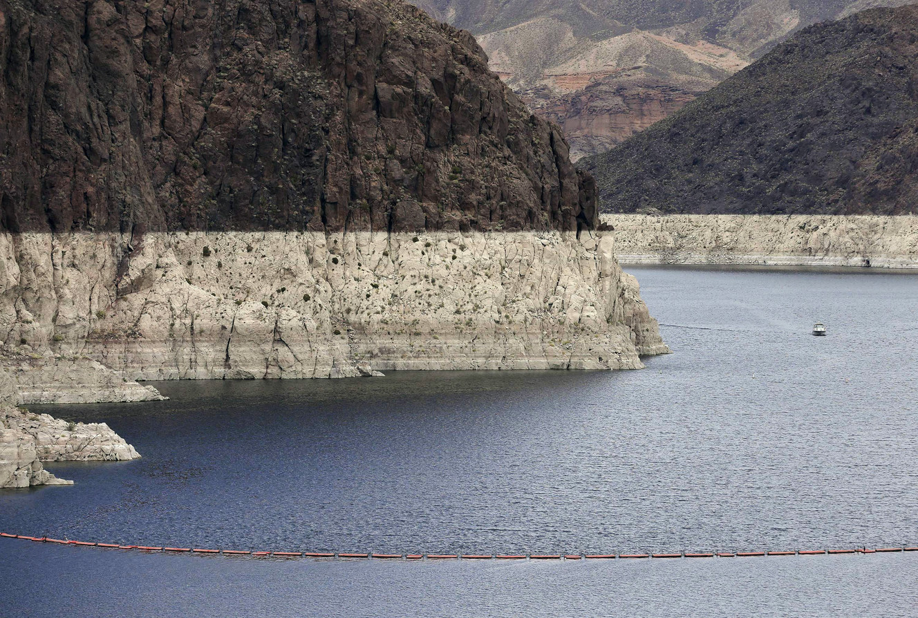 In this April 16, 2013, file photo, a "bathtub ring" shows the high water mark on Lake Mead near Boulder City, Nev. (Photo: Julie Jacobson, Associated Press)