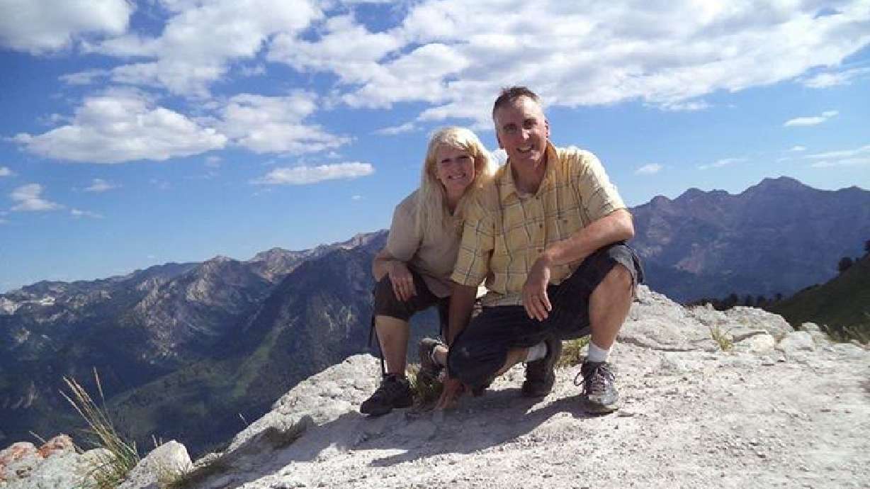 Married couple accomplishes goal to do 60 hikes before turning 60