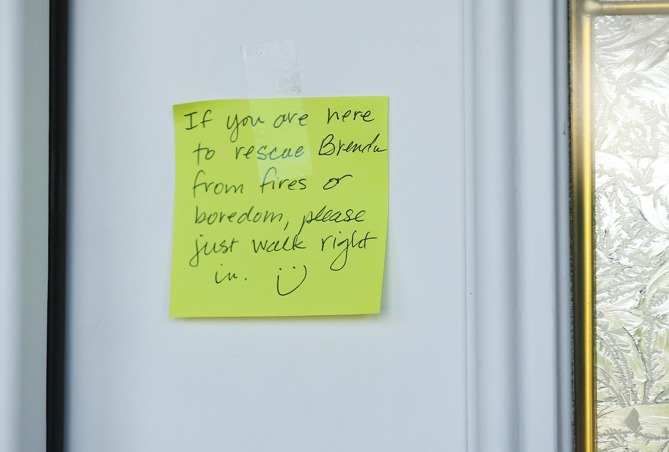 A note from Brenda Betteridge hangs at her home as she hosts evacuees from the Pole Creek Fire in Salem on Thursday, Sept. 20, 2018. (Photo: Jeffrey D. Allred, KSL)