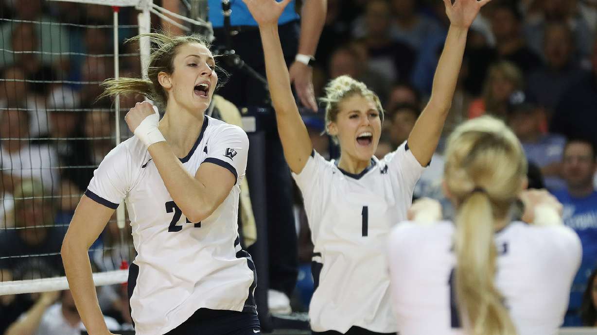 Top-ranked BYU women's volleyball keeps rolling, sweeps Saint Mary's