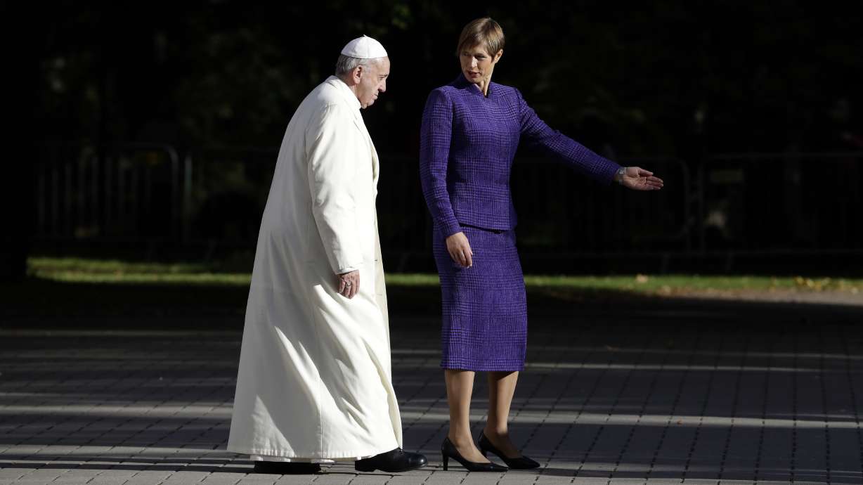 Pope: Priestly abuse scandals driving Catholic faithful away