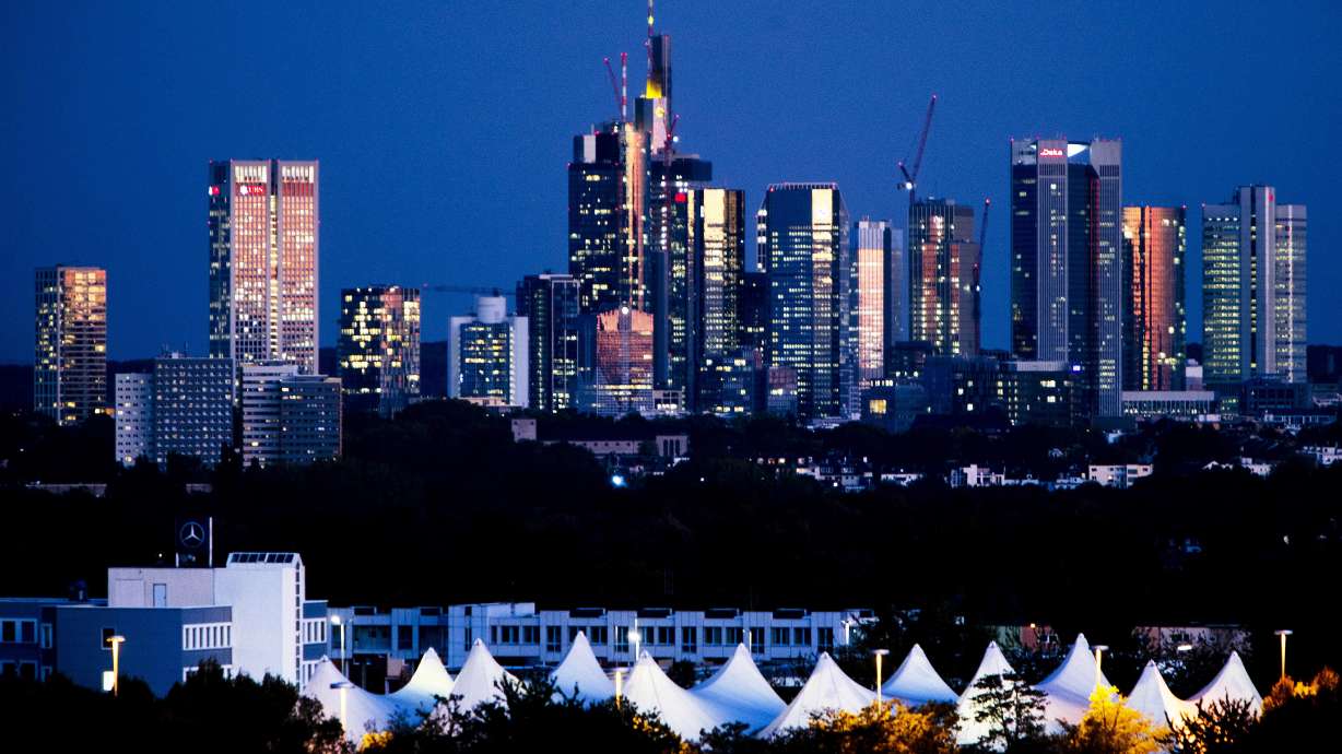 Report: Long trade war would hurt US more than China